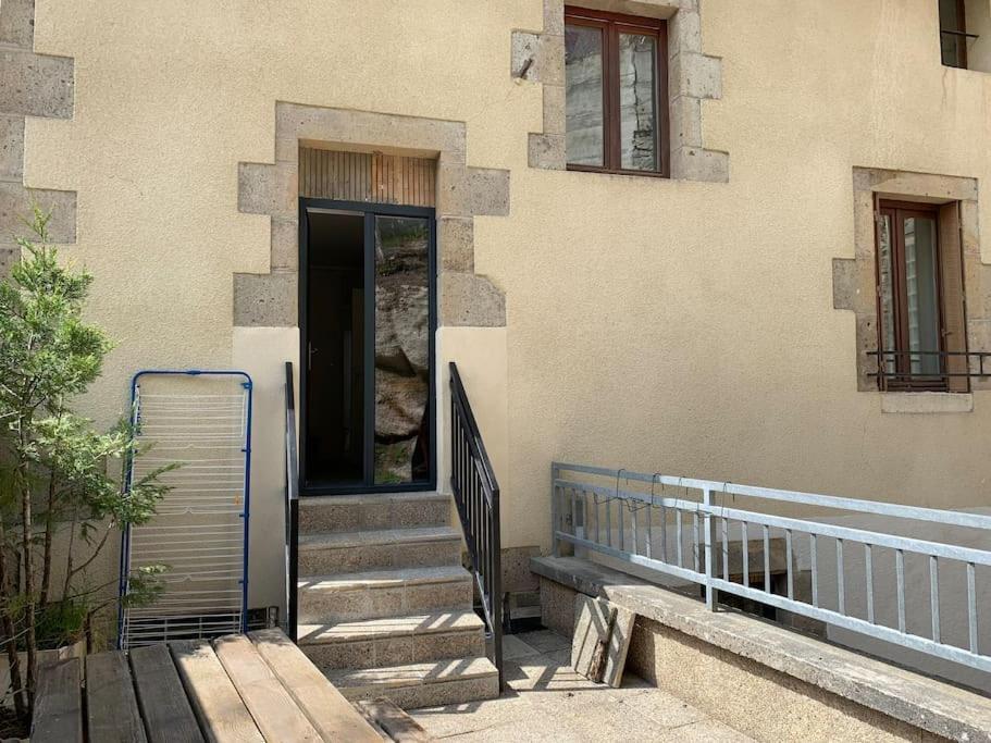 4 Personnes, 1 Chambre, Terrasse, Wifi, Proche Du Centre Appartement La Bourboule